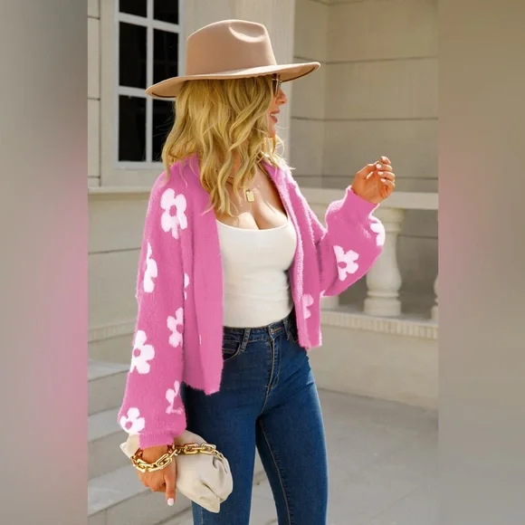 Pink Daisy Floral Pattern Print Fuzzy cropped open front cardigan - Picture 3 of 4